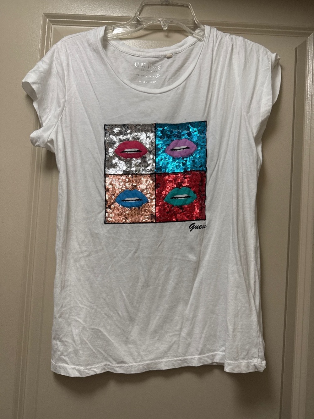 Guess tee with lips and sequins NWOT